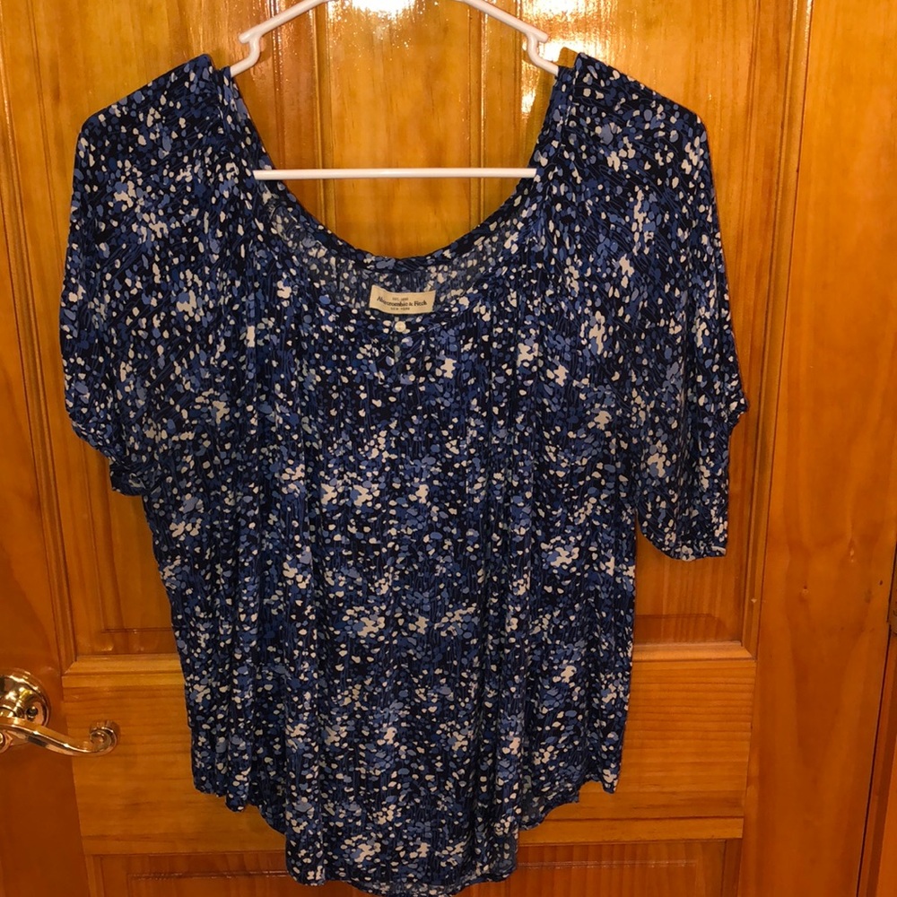 Quarter sleeve shirt